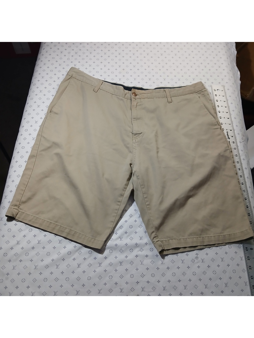 Volcom Vintage Khaki Chino Shorts Casual Skate Flat Front Size 40